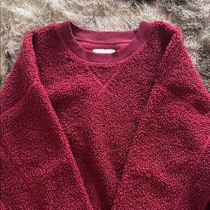 AE Plush Crewneck Sweater in Deep Wine Red